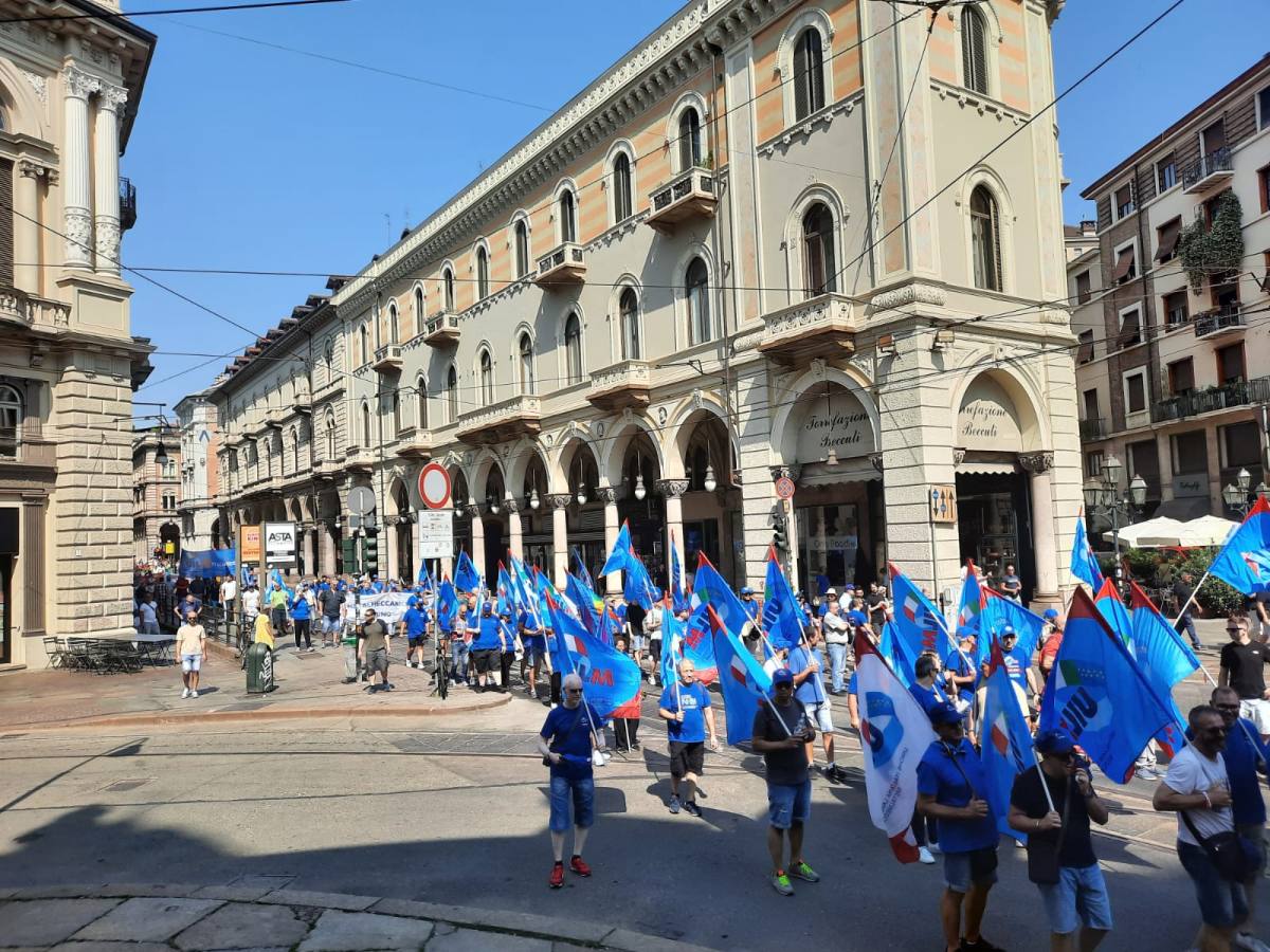 SENZA IL CONTRATTO IL PAESE SI BLOCCA 0