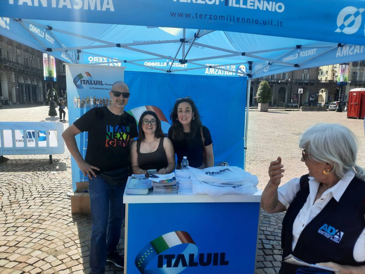 SI CHIUDE LA TAPPA TORINESE DELLA CAMPAGNA UIL CONTRO IL PRECARIATO  6