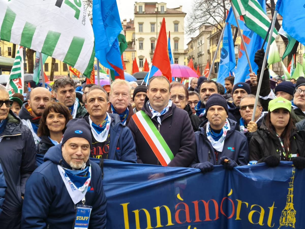Innàmórati di Torino, corteo per rilanciare l'economia e l'industria della città 2