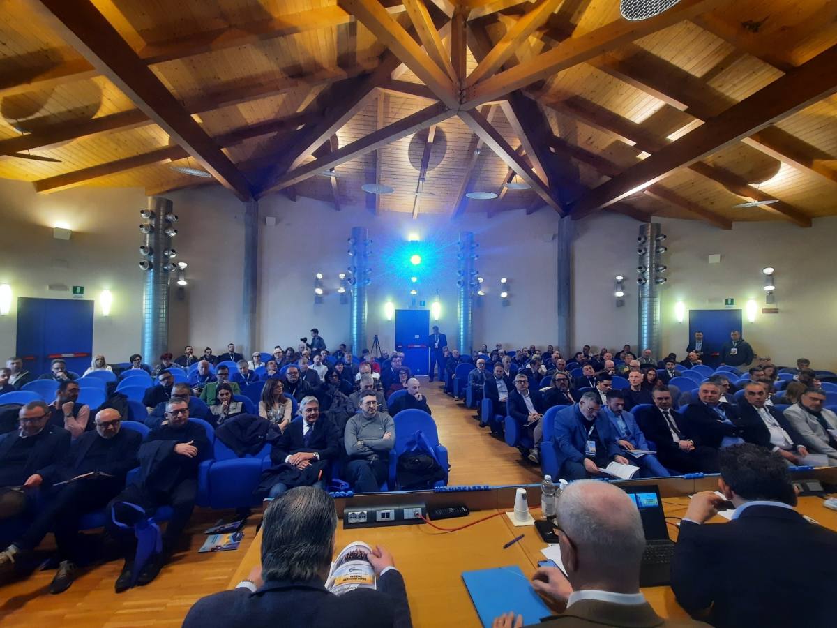 Claudio Papa confermato alla guida della FENEALUIL Piemonte 3