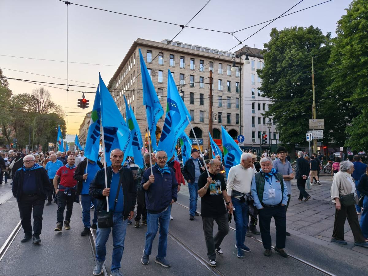 Fiaccola per la festa della liberazione a Torino 3
