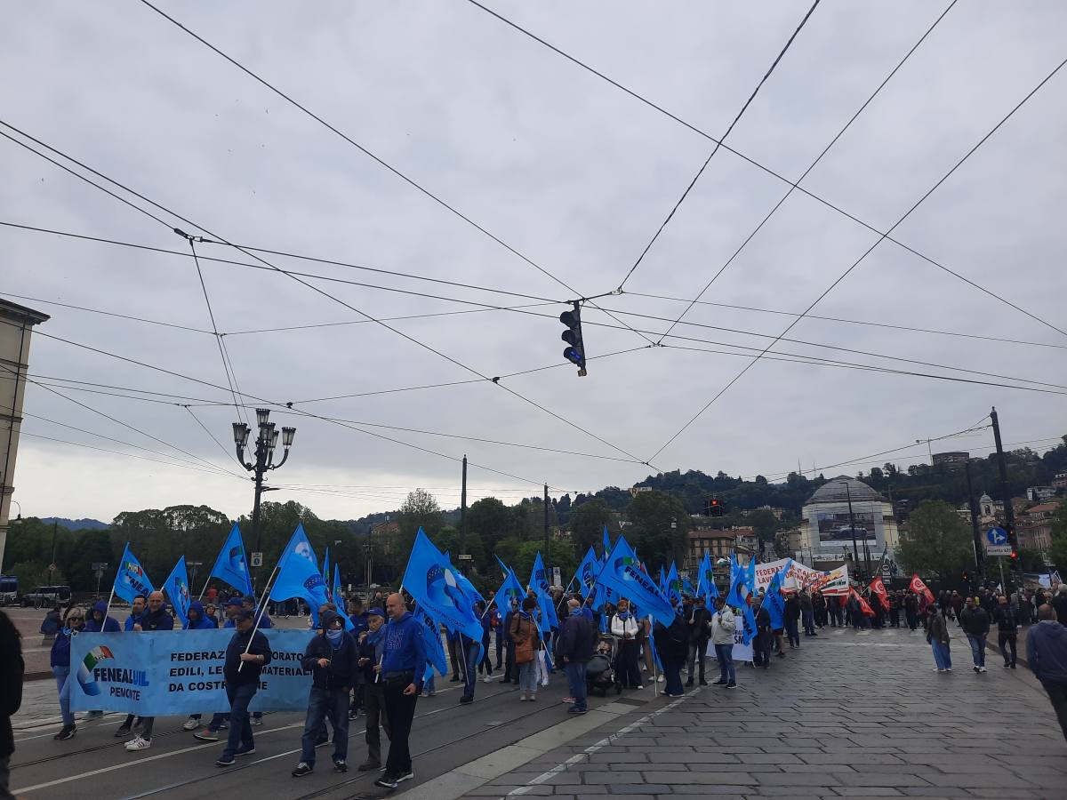 Decine di migliaia di persone in piazza a Torino per il Primo maggio 7