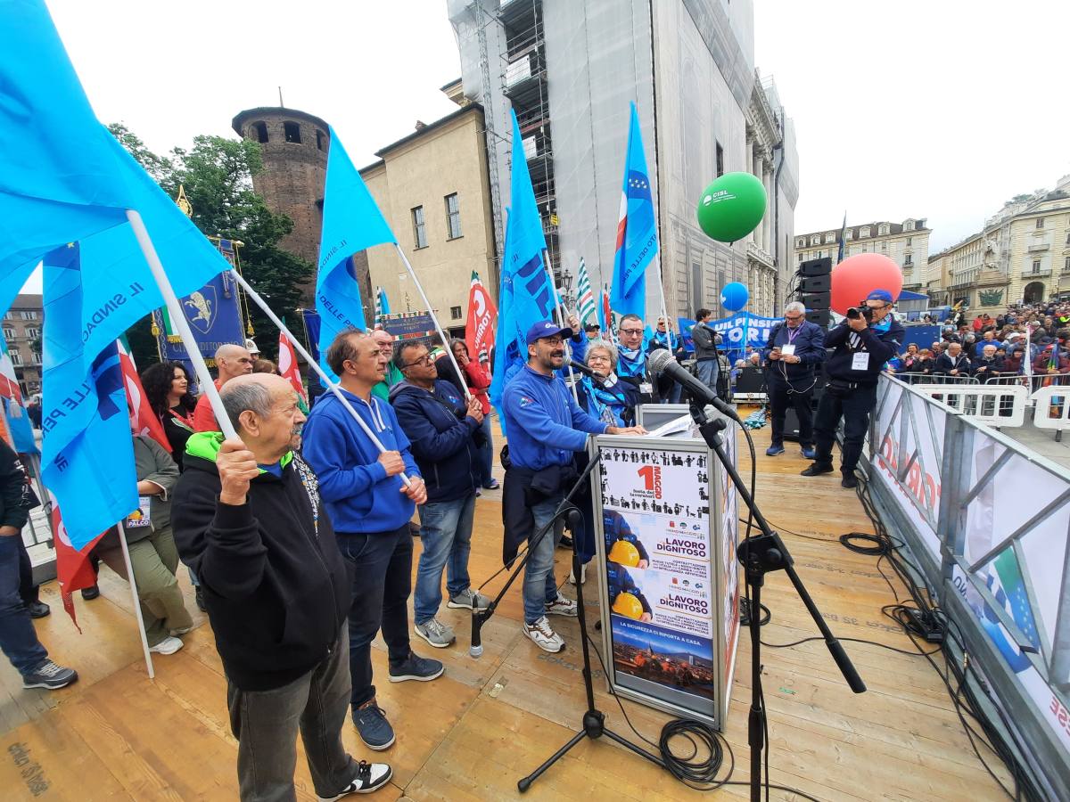Decine di migliaia di persone in piazza a Torino per il Primo maggio 5