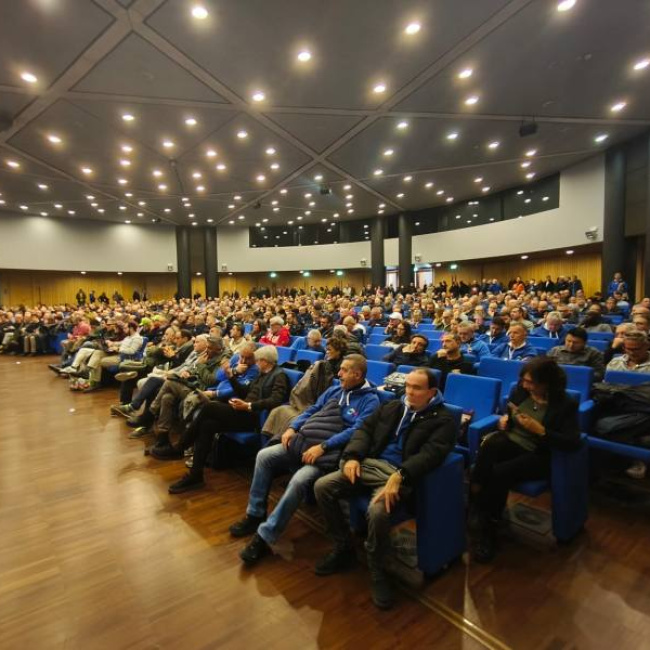 Ricostruiamo il futuro attraverso l'industria